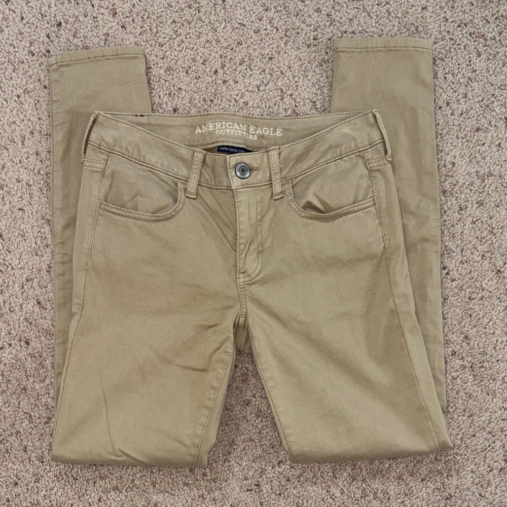 American Eagle Jegging Khaki Pants